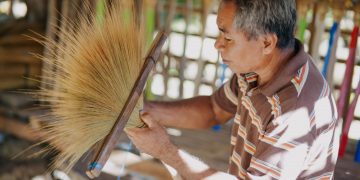 DTI Negosyo Center empowers Odiongan’s tiger grass artisans to prosper