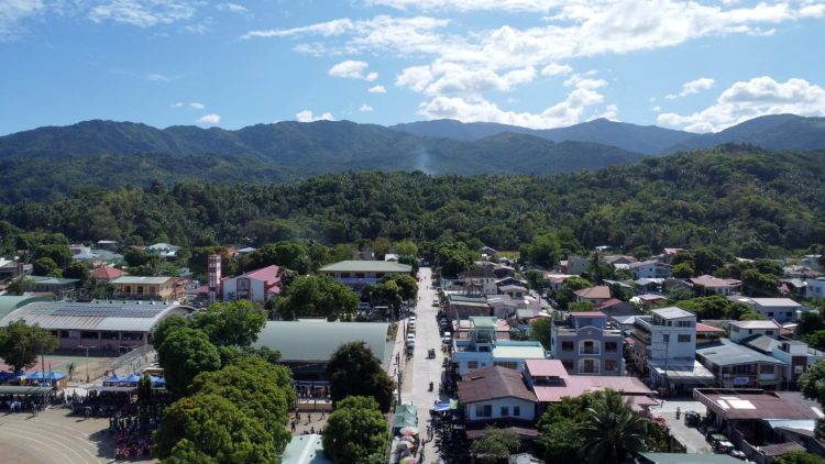 Proyekto ni Bong Go na pagsasaayos ng kalsada sa Cajidiocan, binisita ng Senador