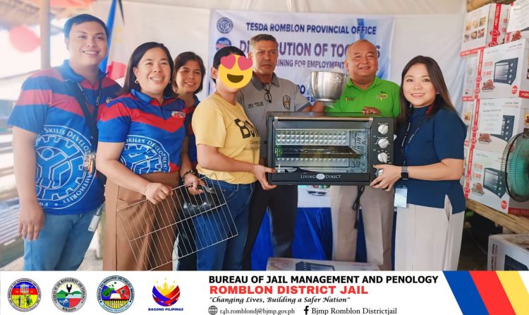 TESDA namigay ng toolkits sa mga PDL sa Odiongan Jail