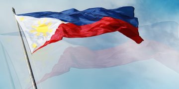 CSC chief to gov’t workers: Honor Philippine Flag