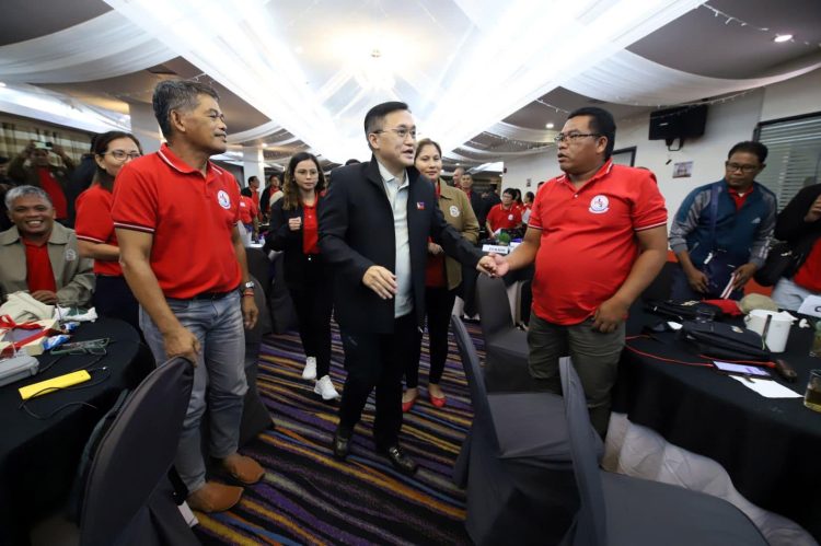 Senator Go emphasizes public service at PCL Romblon chapter convention