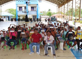 50 farmers in San Jose receive checks from PH Crop Insurance Corporation