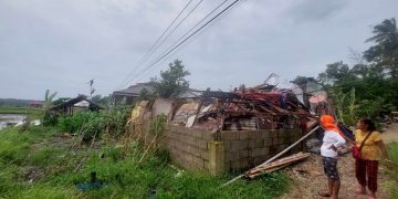 Tornado damages multiple homes in San Andres, Romblon