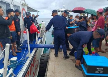 10 survivors ng pagtaob ng bangka, nakauwi na; 7 pasahero, nawawala pa rin