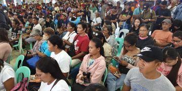 Low-income earners in Romblon receives aid from DSWD