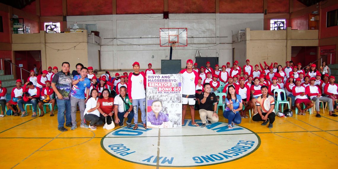 Bong Go provides aid to Romblon’s displaced workers