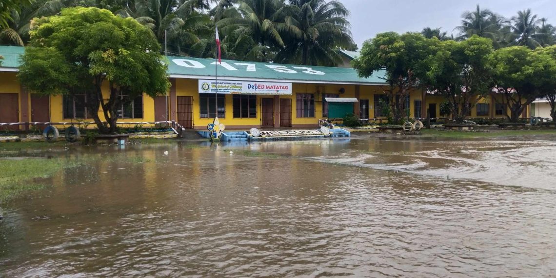 Cajidiocan school grounds get flooded due to Habagat