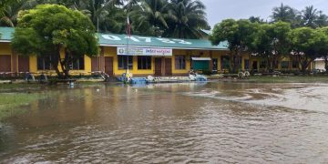 Cajidiocan school grounds get flooded due to Habagat