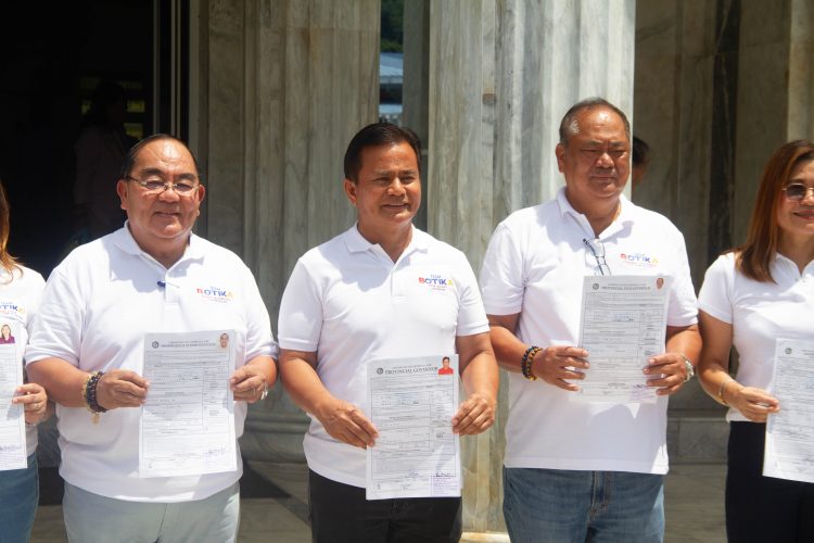 Governor Otik Riano files COC for reelection