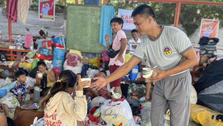 BJMP, nagpaabot ng tulong sa mga pamilyang nasunugan sa Puerto Princesa City