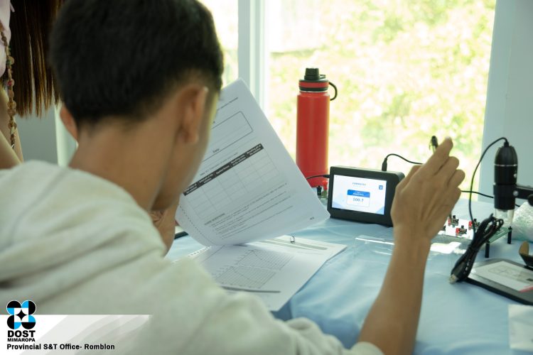 DOST MIMAROPA, RSU distributes cutting-edge science kits to to Senior High Schools
