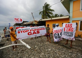 Philippine boat protests join global call to end fossil gas expansion as COP29 opens