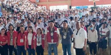 Former DSWD Sec leads distribution of P22.25M worth of assistance in Odiongan