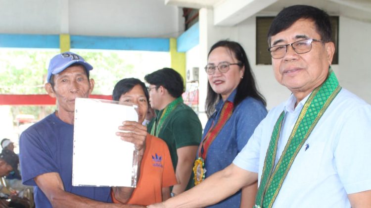 104 magsasaka sa San Andres tumanggap ng Certificate of Condonation