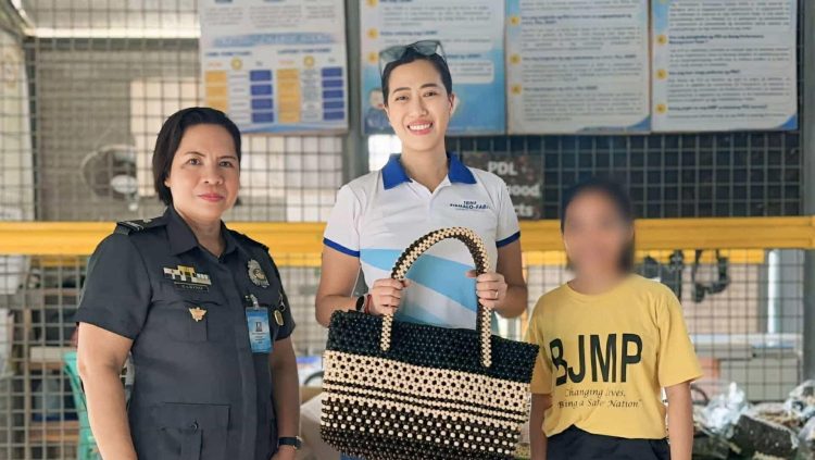 Odiongan Mayor urges public to support PDL-made handicrafts this Christmas