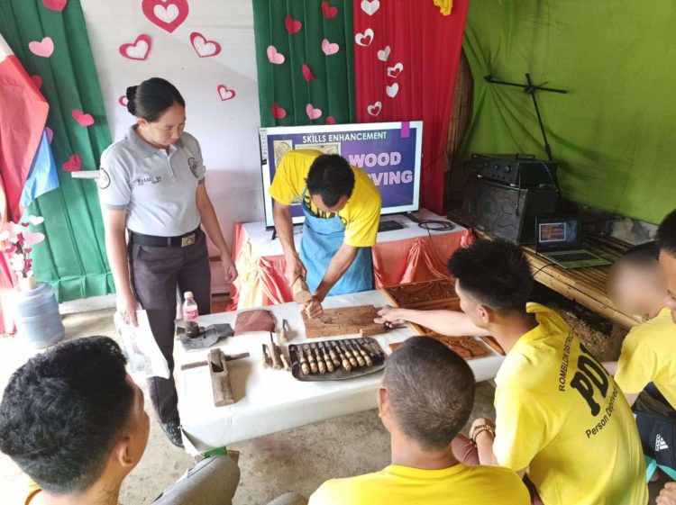 Carving A New Path: PDLs in Romblon learn wood carving