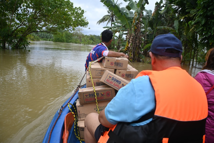 Residents affected by shear line receive aid from Baco local gov’t