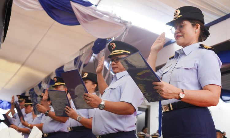 8 Romblon prov’l gov’t officials inducted into Philippine Coast Guard Auxiliary