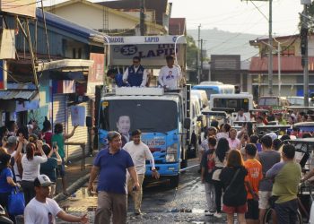 Supremo, dinumog sa motorcades sa Cavite at Batangas