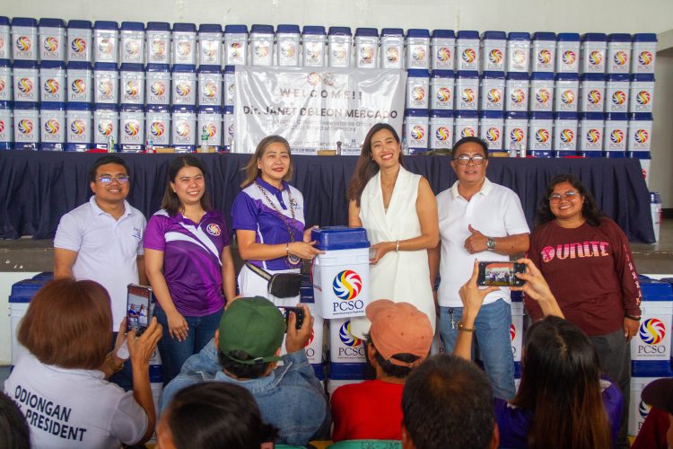 PCSO, namahagi ng 1,000 “ChariTimba” kits sa mga Senior Citizen at PWD sa Odiongan