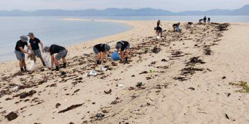BJMP personnel nanguna sa paglilinis ng sikat na Bonbon Beach sa Romblon