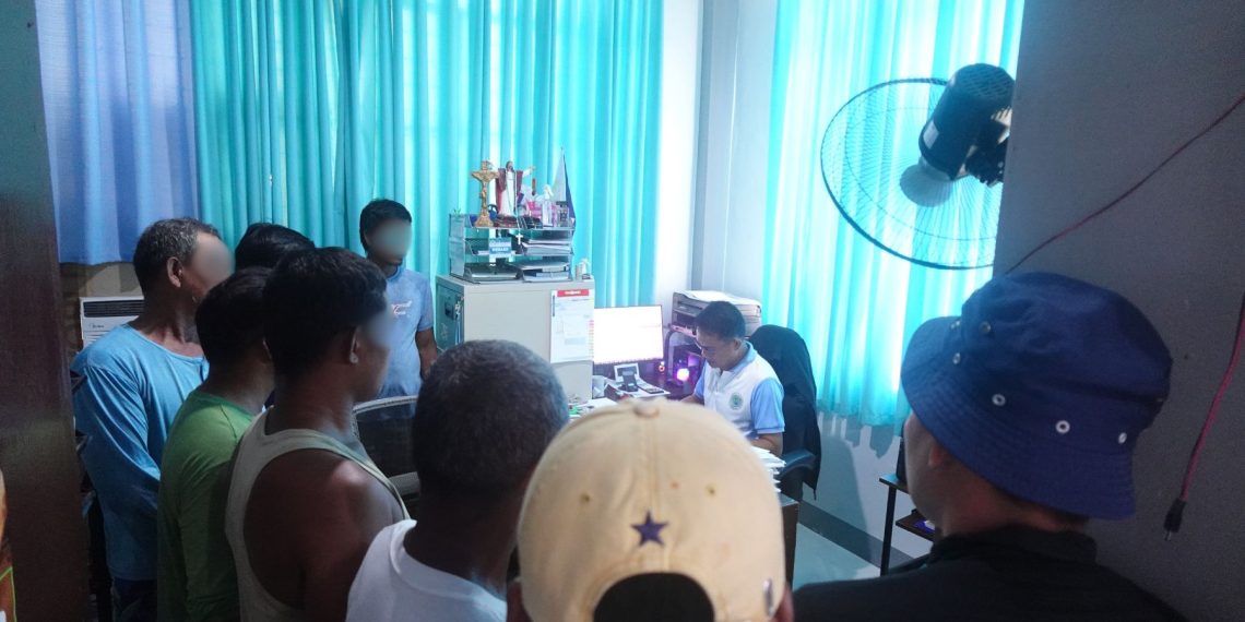 12 Mangingisda mula Mindoro, pinagmulta matapos mangisda sa karagatan ng Romblon