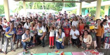 Pamamahagi ng libreng school supplies sa Odiongan, taon-taon na