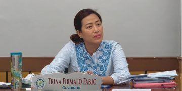 Mukha ng mga politiko sa mga tarp ng proyekto ng Romblon gov’t, pinagbabawal na