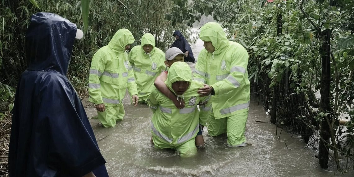 Mga Pamilya sa Romblon inilikas dahil sa banta ng baha