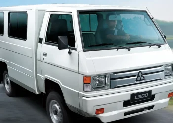 Ina na sakay ng natumbang motorsiklo, nagulungan ng kasalubong na van sa San Andres, Romblon