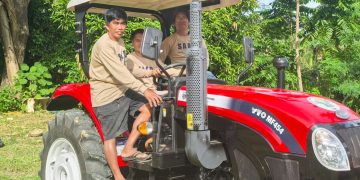 Malaking traktor, ipinagkaloob ng DA-SAAD sa mga magsasaka ng Alcantara