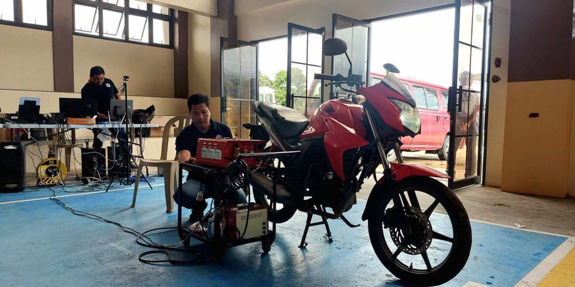 LTO Romblon, umapela ng pang-unawa sa isyu ng emission testing queues