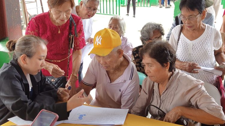Mahigit 8,400 senior citizens sa MIMAROPA, nakatanggap ng cash gift mula sa pamahalaan