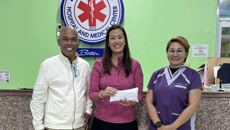 Prov’l Gov’t ng Romblon, tumanggap ng P200,000 donasyon para sa mga nasalanta ng Bagyong Opong