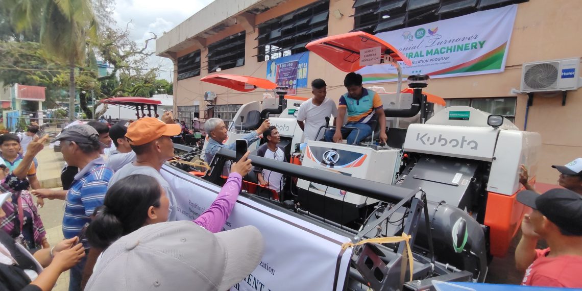 DA, namahagi ng ₱68-M tulong sa mga magsasaka at mangingisda sa Romblon
