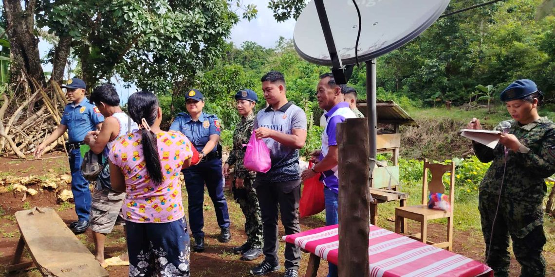 35 pamilya sa Looc, binigyan ng food packs ng PNP Technical Support Platoon