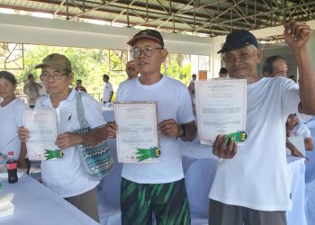 37 nagsasaka sa Romblon, nakatanggap ng certificate of condonation mula sa DAR