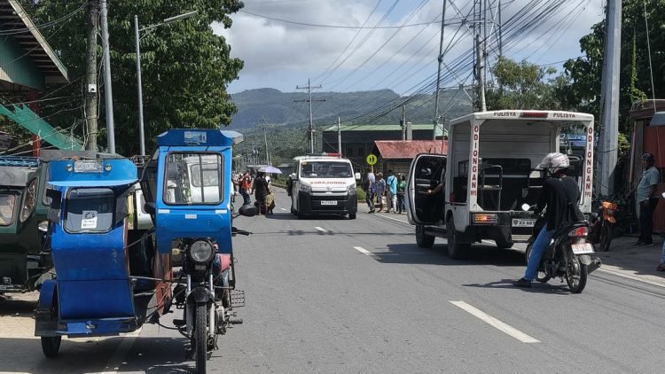 E-bike vs motorsiklo: Mag-asawa sugatan sa aksidente sa Batiano, Odiongan