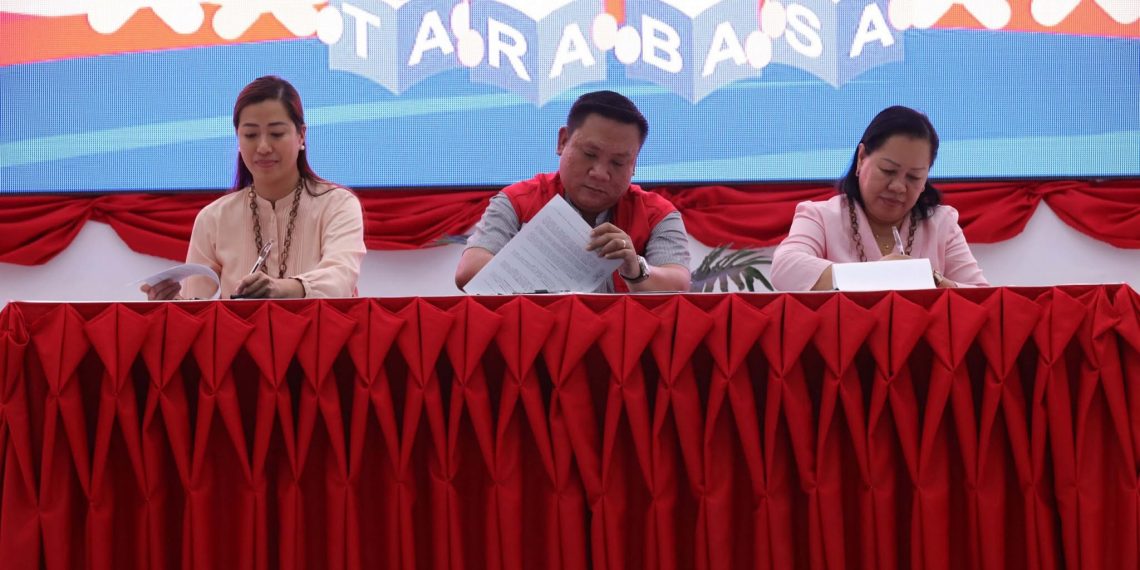 Mahigit 1,000 indibidwal makikinabang sa ikalawang taon ng Tara, Basa! Tutoring Program sa Romblon