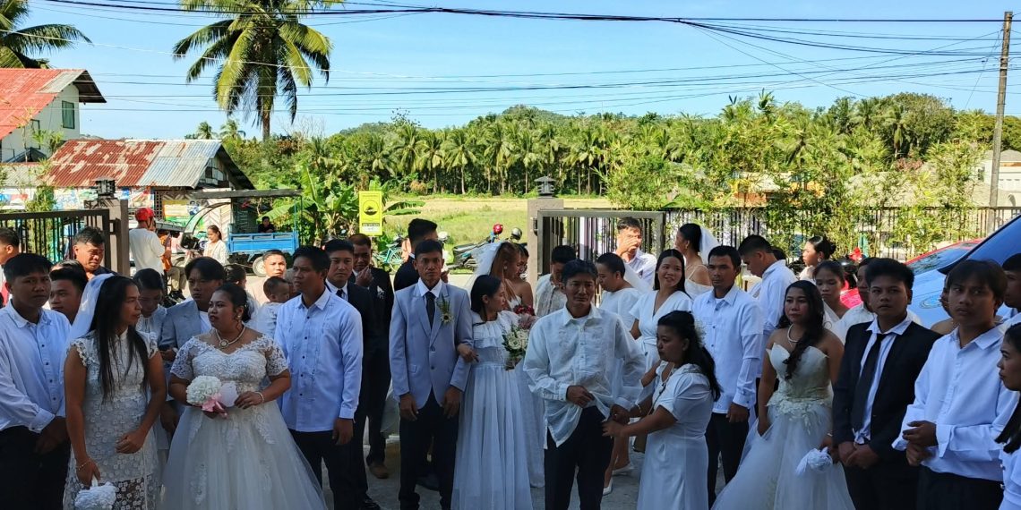 45 magkapareha sa Odiongan, humabol na magpakasal ngayong Love Month