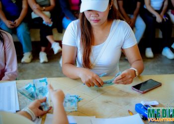 Mga estudyante at bagong graduate ng RSU Romblon, tumanggap ng grants mula sa pamahalaan