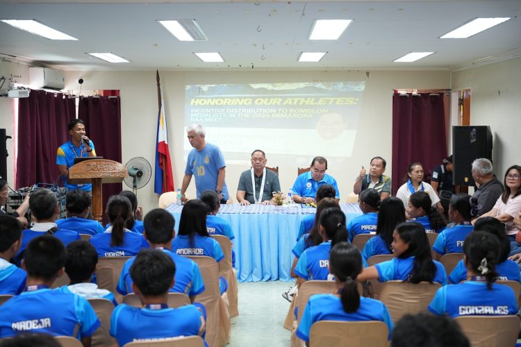 Mga atletang nakaginto sa MIMAROPA RAA 2026, tumanggap ng incentive mula kay Cong. Budoy