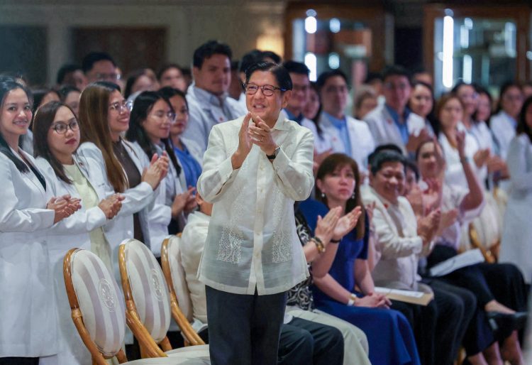 Pangulong Marcos, hinikayat ang publiko na makiisa sa Earth Hour 2026