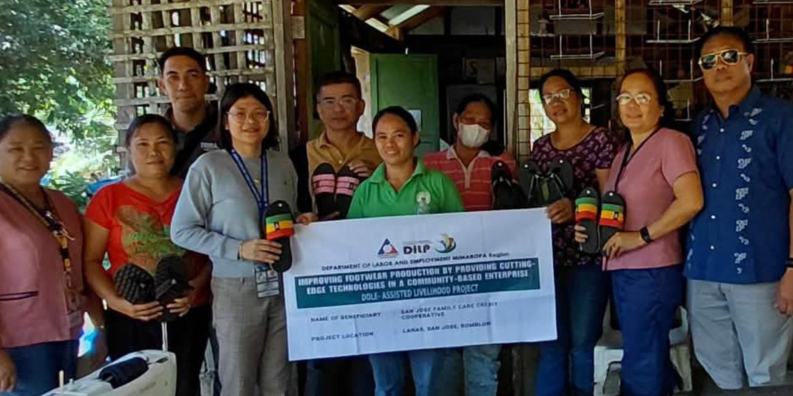 Kooperatiba ng pagawaan ng tsinelas sa San Jose, Romblon nakatanggap ng tulong-kabuhayan mula DOLE