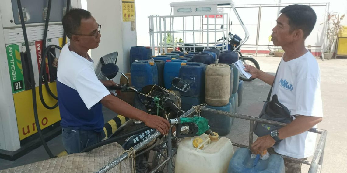 Mga mangingisda sa Calatrava, tumanggap ng fuel subsidy mula sa BFAR