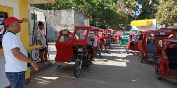 Mahigit 100 tricycle drivers sa Odiongan, nakatanggap ng fuel subsidy mula sa konsehal ng Odiongan