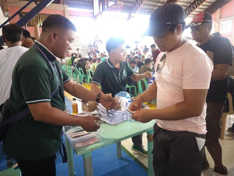 Mga magsasaka at mangingisda, nagpapasalamat sa Marcos admin sa cash assistance
