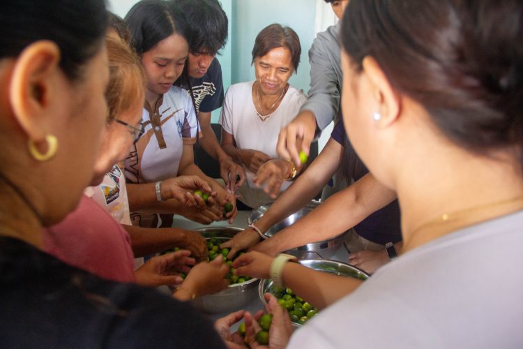 TESDA, OWWA nagsagawa ng food processing training para sa pamilya ng OFWs sa Romblon