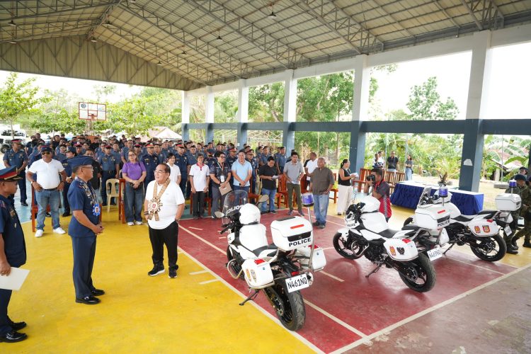 Tatlong bagong motorsiklo ipinagkaloob sa mga yunit ng PNP sa Romblon