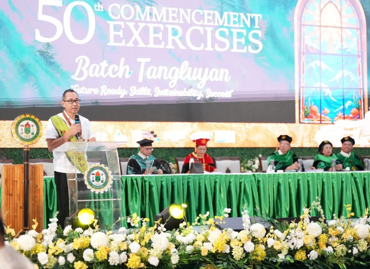 RSU graduates hinikayat na maging matatag at bukas sa mga oportunidad